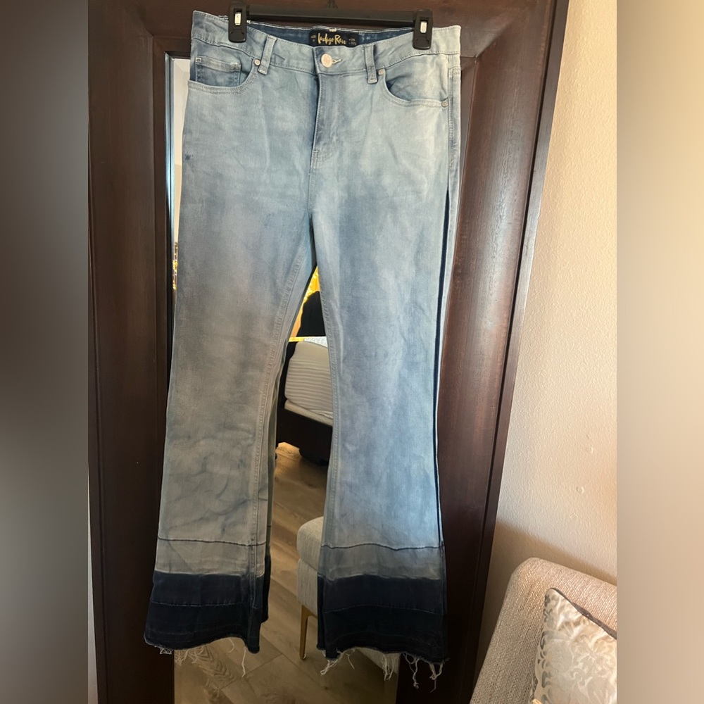 Bell bottom jeans size 11 w-29 L-32.5